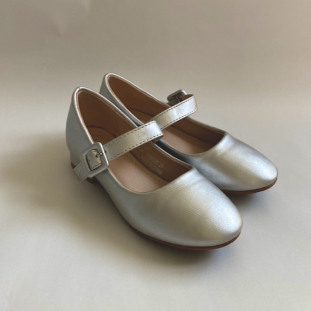 Girls Mary Jane low heel shoes